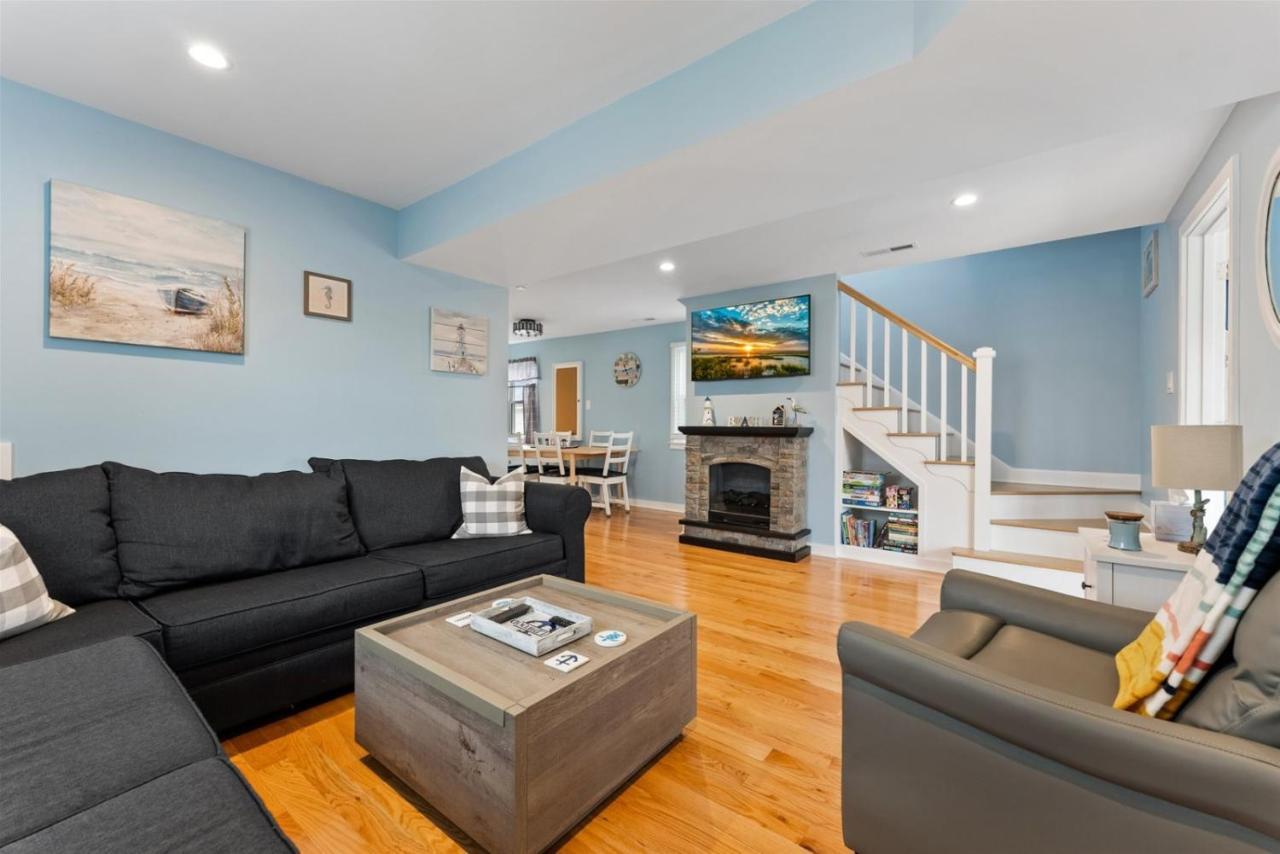 Newly Renovated 4 Bedroom Home Only 2 Blocks From The Beach! Wildwood Exterior photo