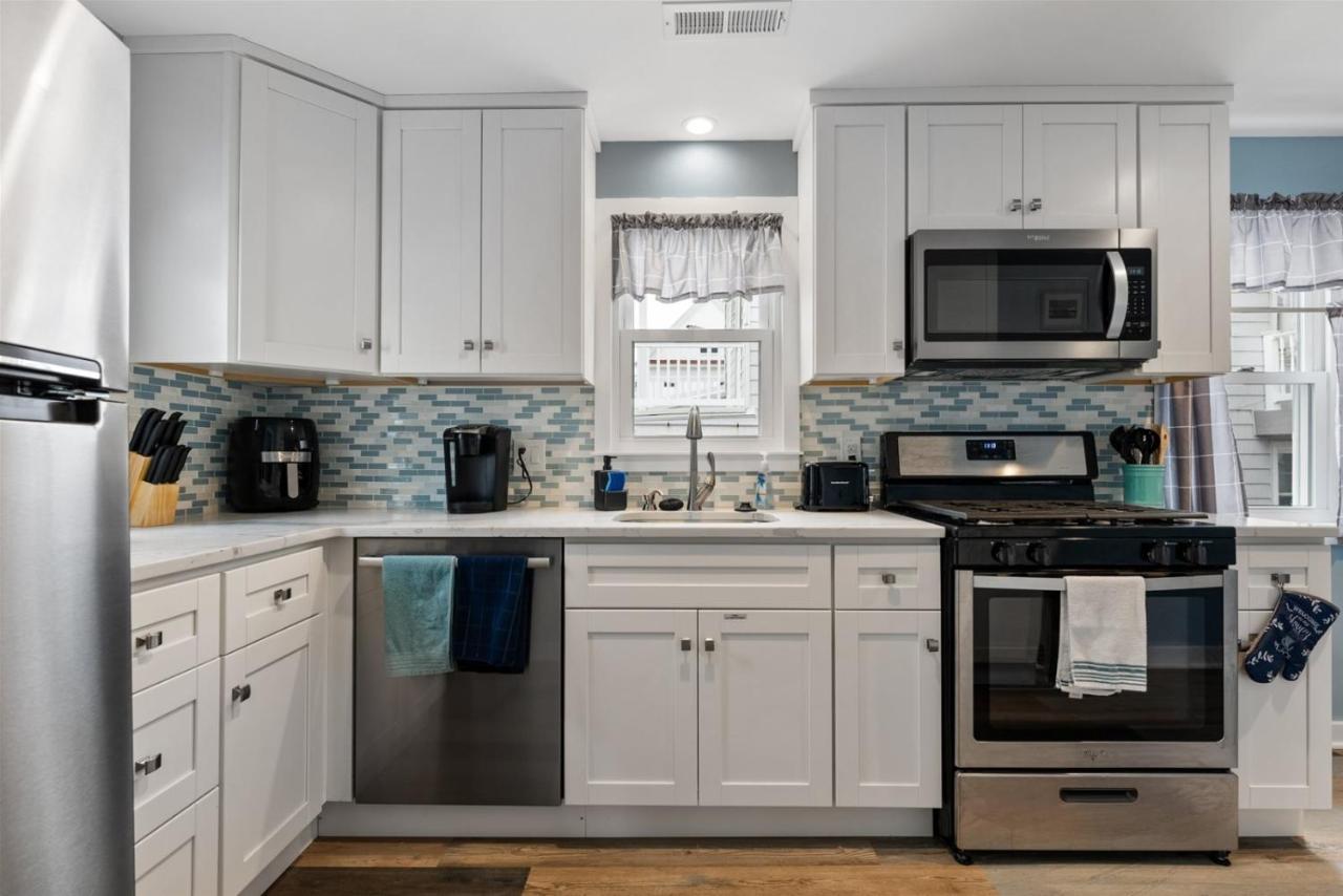 Newly Renovated 4 Bedroom Home Only 2 Blocks From The Beach! Wildwood Exterior photo