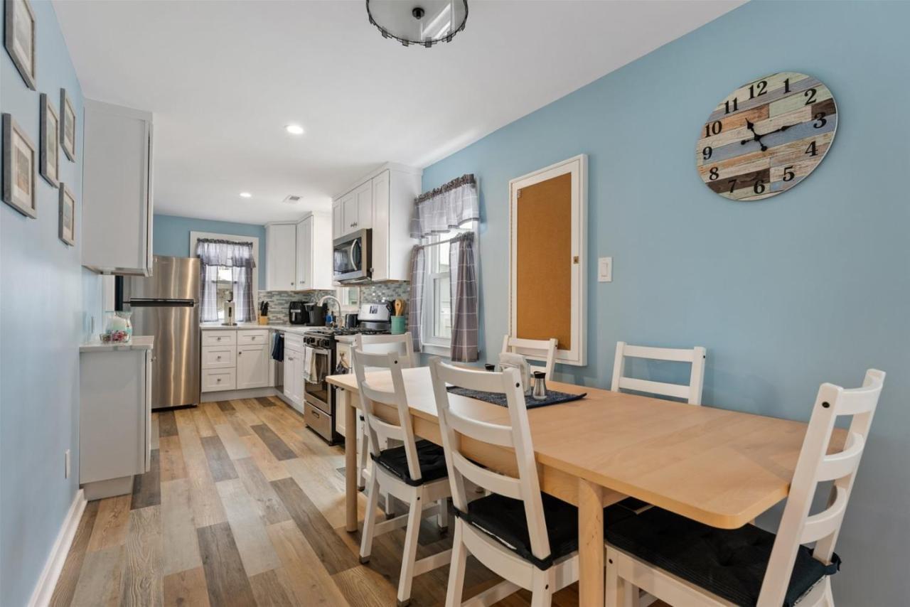 Newly Renovated 4 Bedroom Home Only 2 Blocks From The Beach! Wildwood Exterior photo