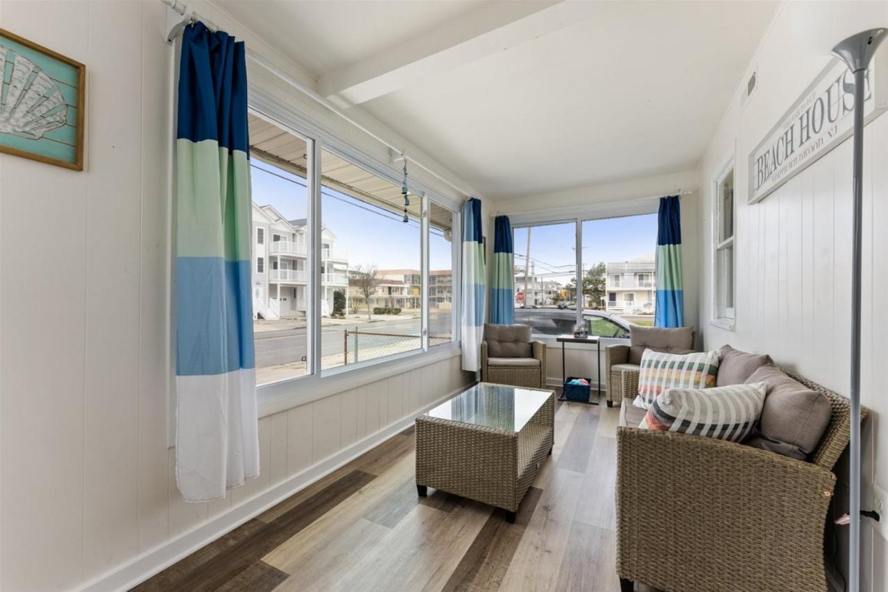 Newly Renovated 4 Bedroom Home Only 2 Blocks From The Beach! Wildwood Exterior photo