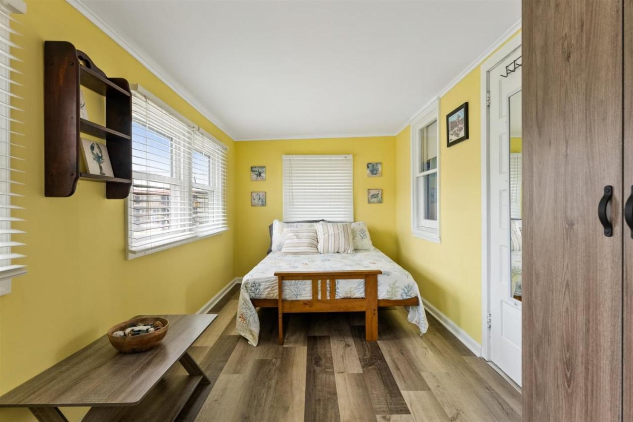 Newly Renovated 4 Bedroom Home Only 2 Blocks From The Beach! Wildwood Exterior photo